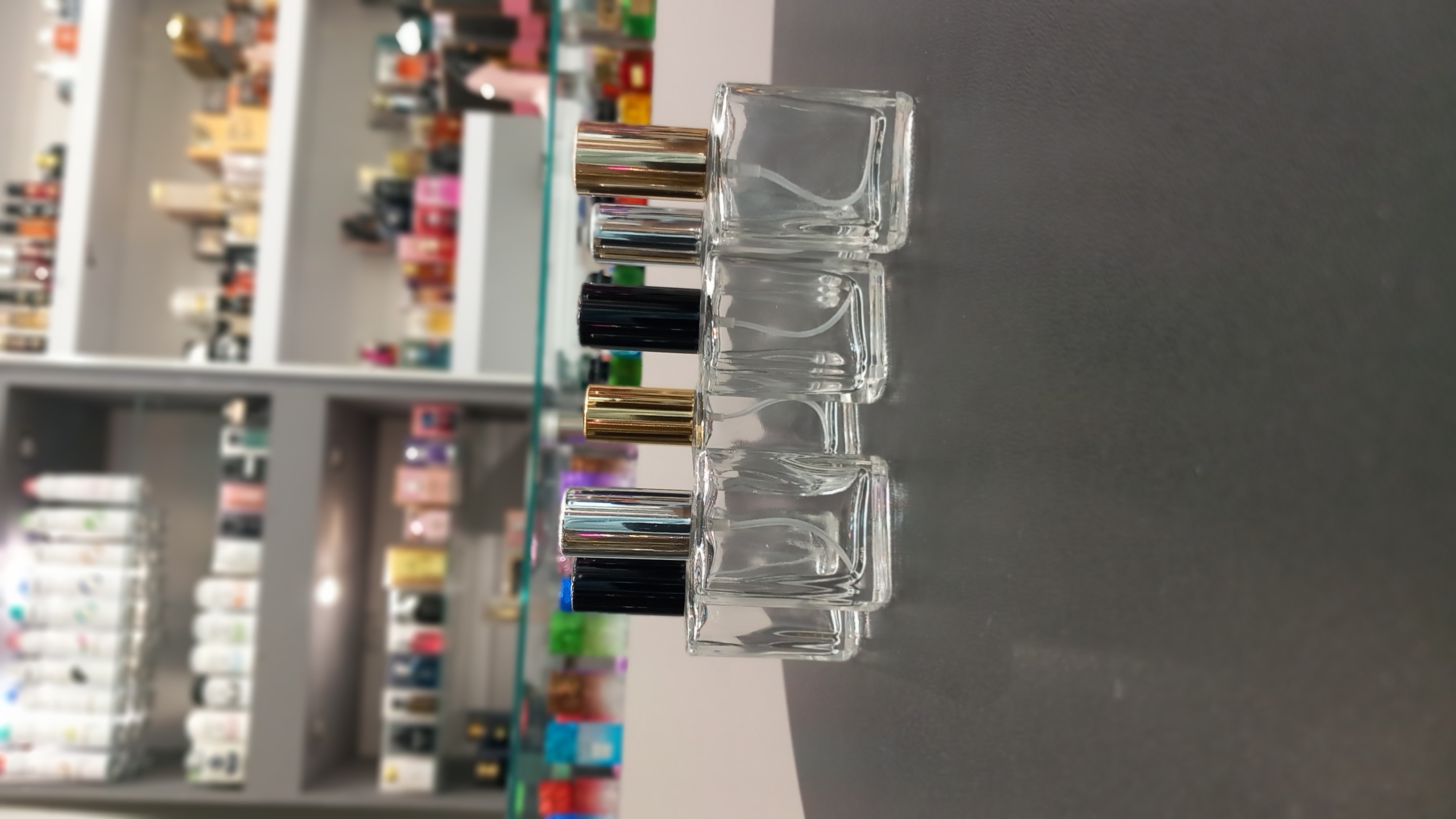 شیشه عطر اسپری کتابی 15گرمی با درب فلزی