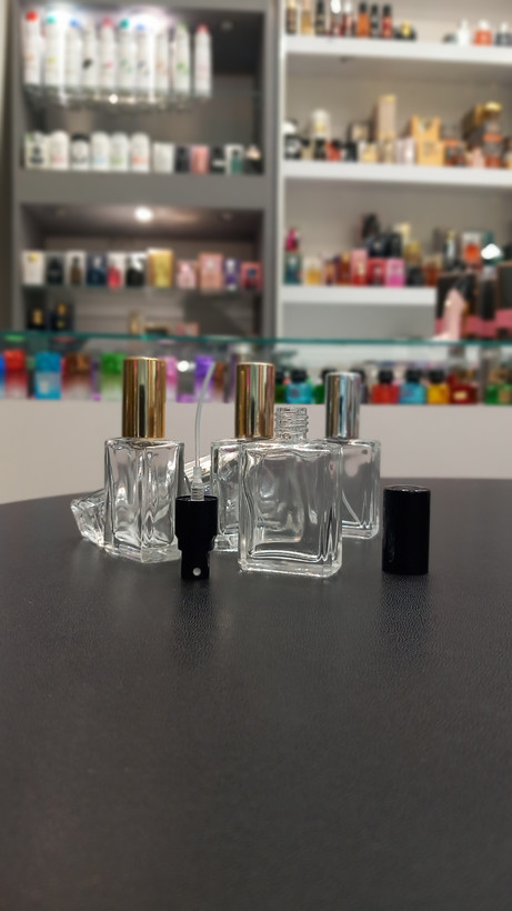 شیشه عطر اسپری کتابی 15گرمی با درب فلزی
