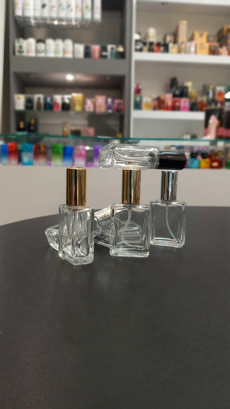 شیشه عطر اسپری کتابی 15گرمی با درب فلزی